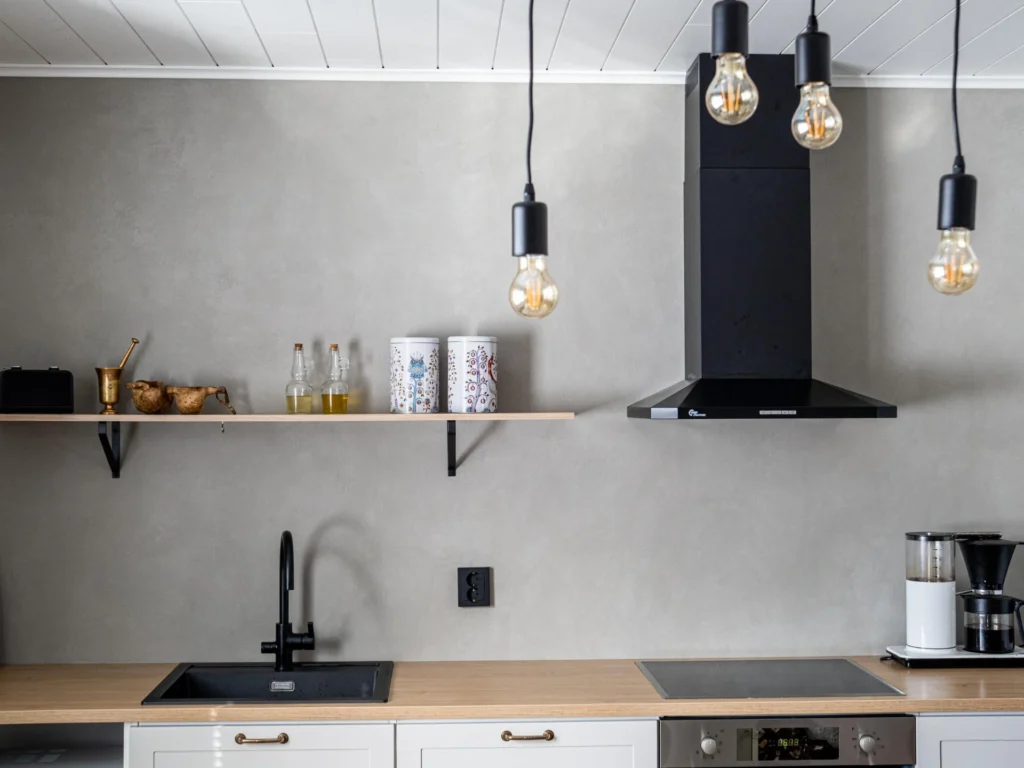 keittiön välitilan hartsipinnoitus