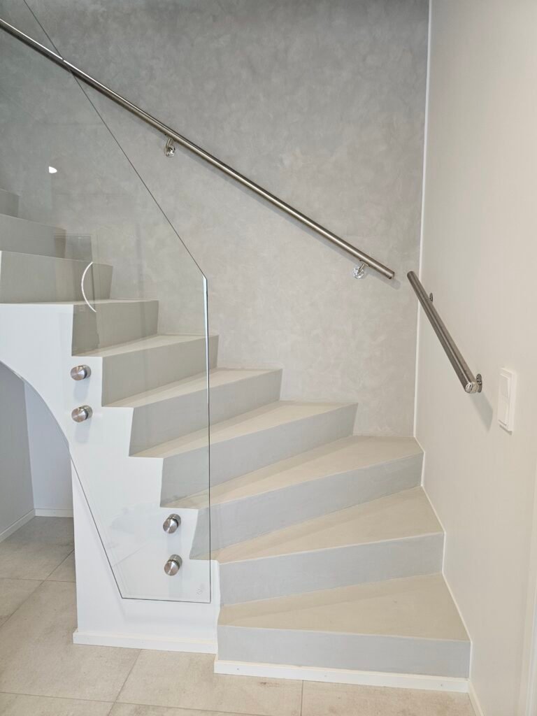 betoniportaiden hartsipinnoitus