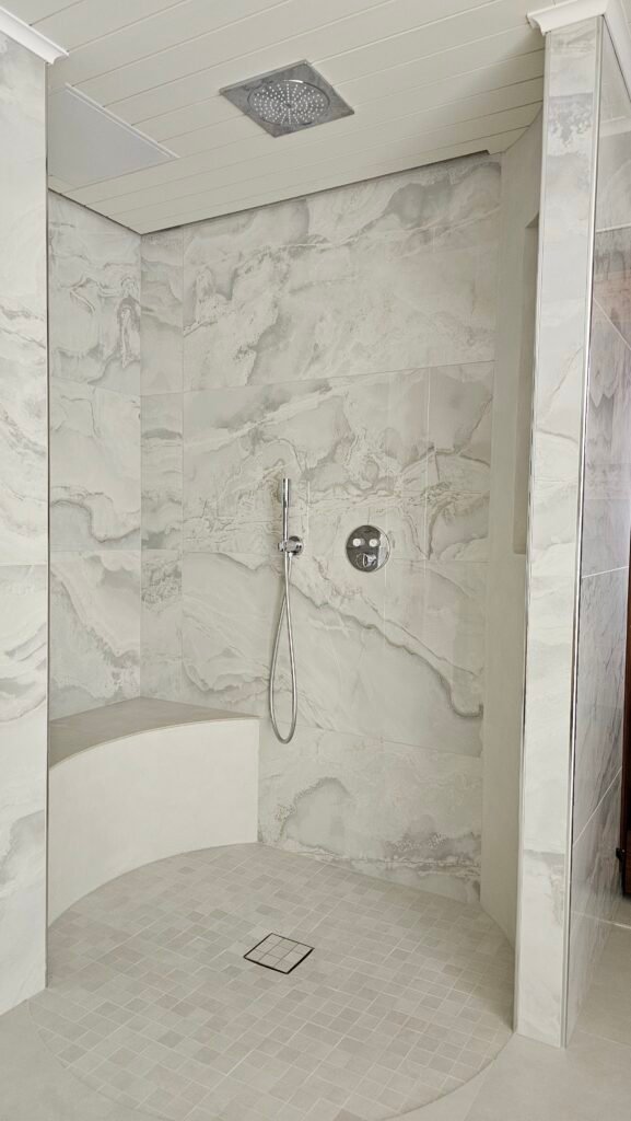 kaarevien pintojen hartsipinnoitus