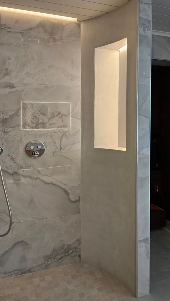 kaarevien pintojen hartsipinnoitus